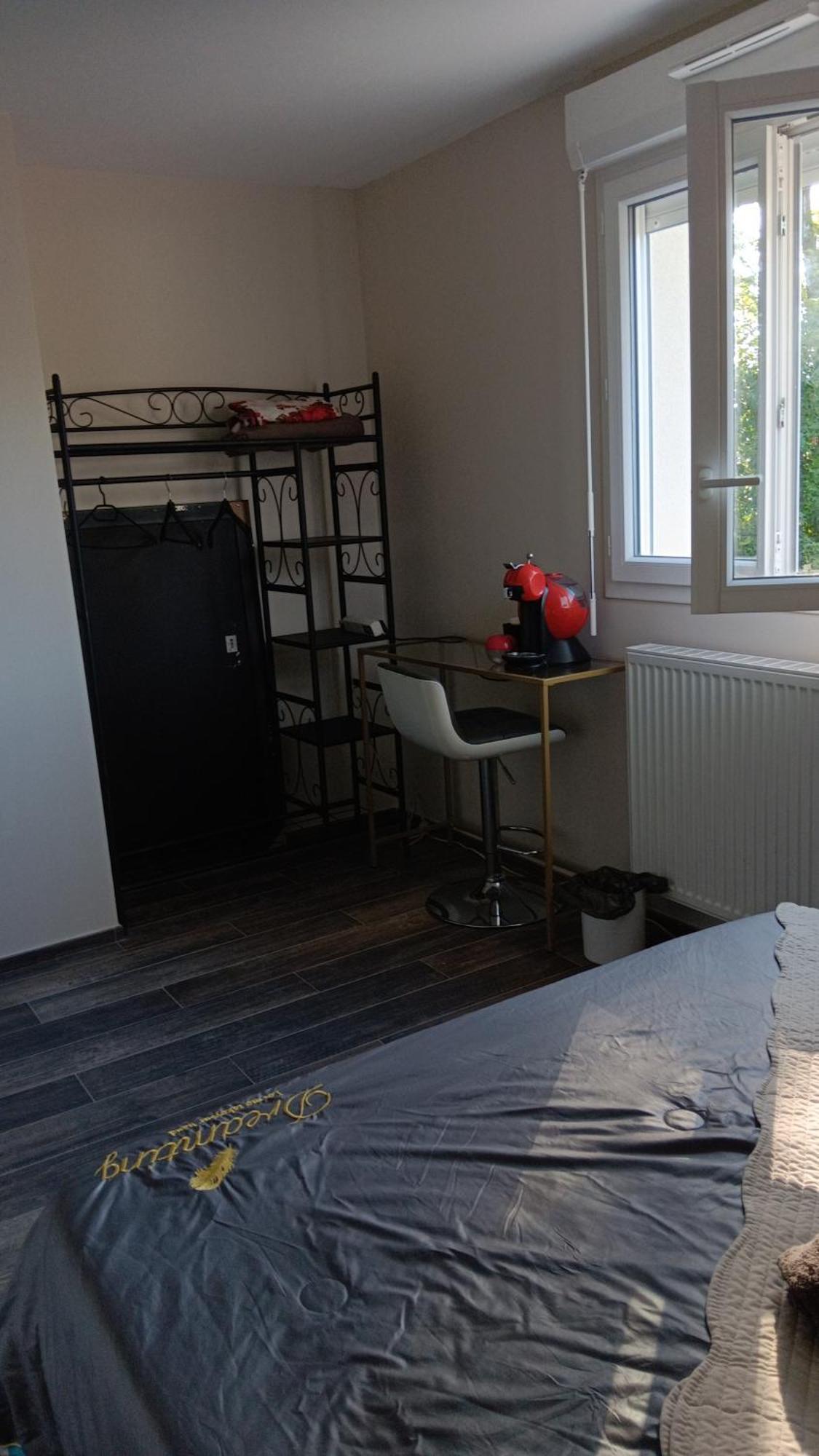 Chambre Privee Dans Une Maison Familiale Charmes  Exterior foto