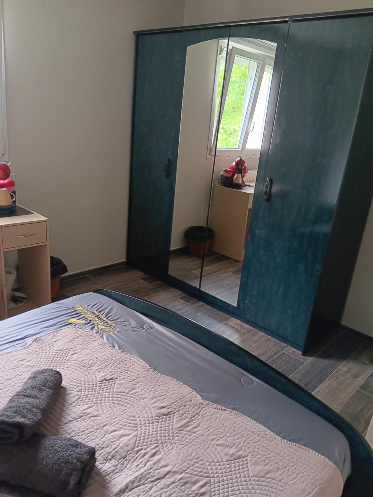 Chambre Privee Dans Une Maison Familiale Charmes  Exterior foto