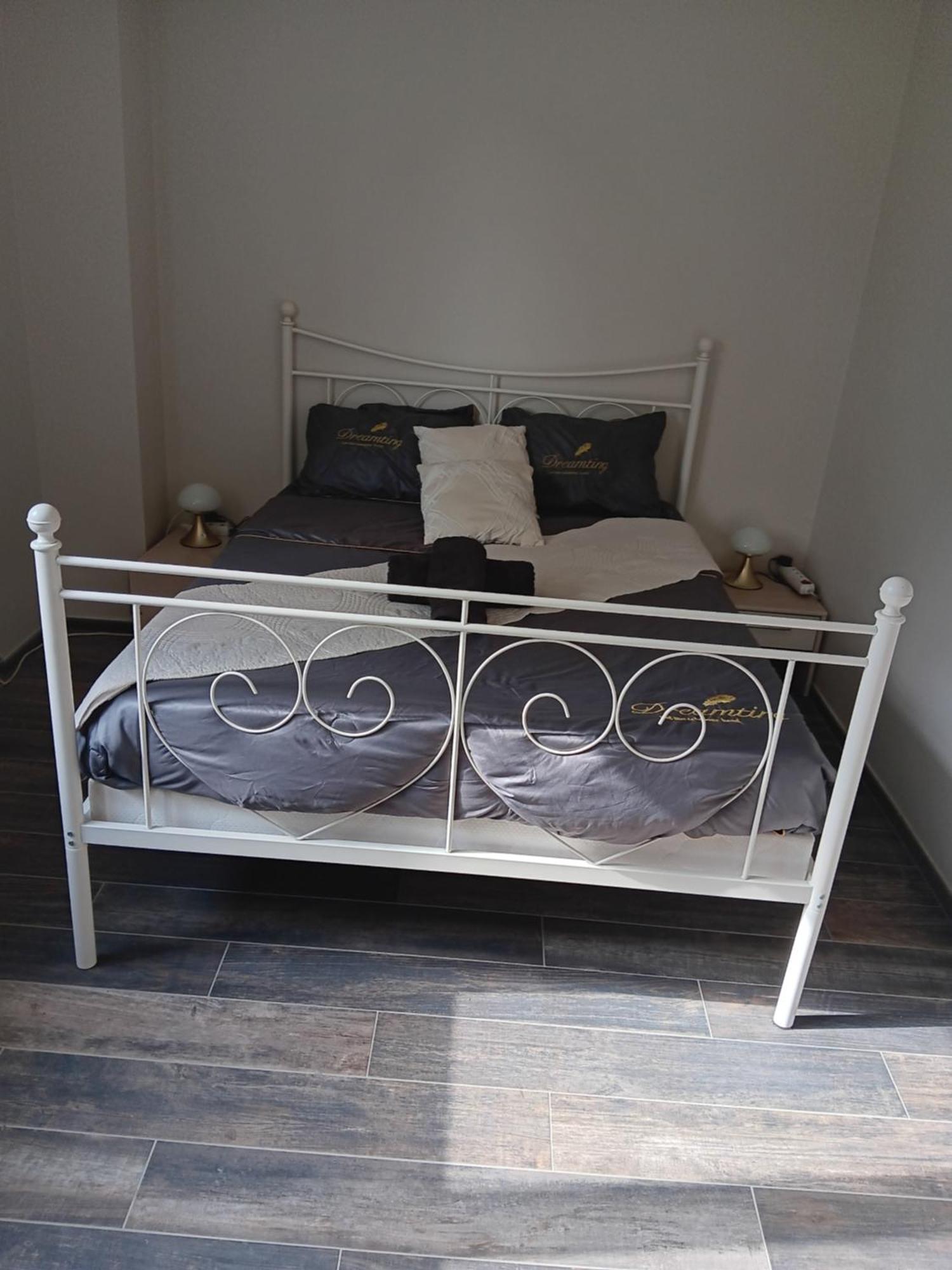 Chambre Privee Dans Une Maison Familiale Charmes  Exterior foto